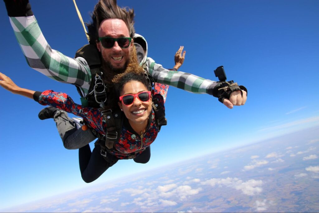 couple sky diving